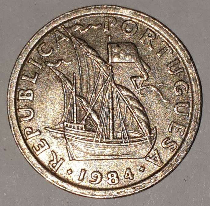 1984 - 2.5 ESCUDOS - 2$50 - 2 1/2 - PORTUGAL - PORTUGUESA - KM#590 - COPPER-NICKEL - PORTUGUESE